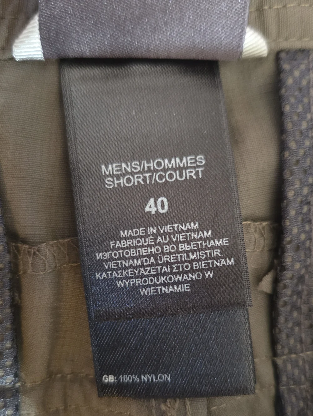 The North Face Hiking Cargo Pants 100% Nylon Dark Olive Green Mens Size 40 Short